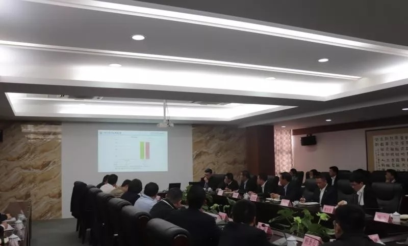 傳統(tǒng)會(huì)議現(xiàn)場(chǎng)